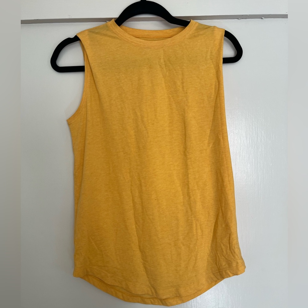 lululemon Brunswick tank size 4